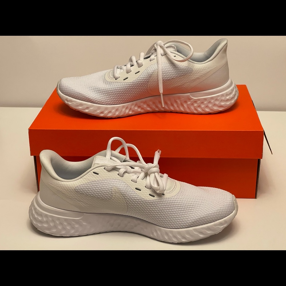 Nike Women’s Revolution 5 Running Shoes White 8.5